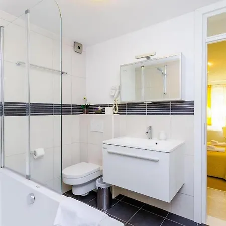 Elegant Sea-view With Pool Villa *