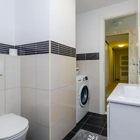 Elegant Sea-view With Pool Villa Mlini