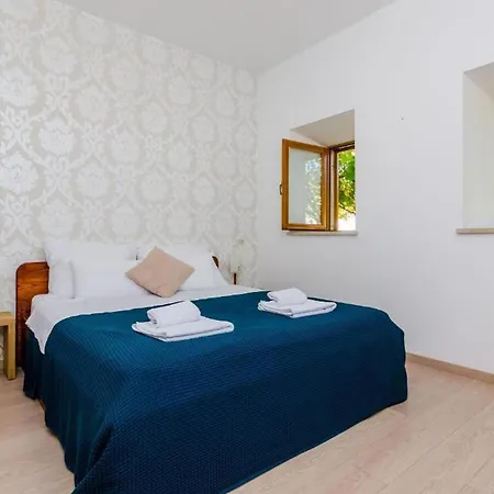 Elegant Sea-view With Pool