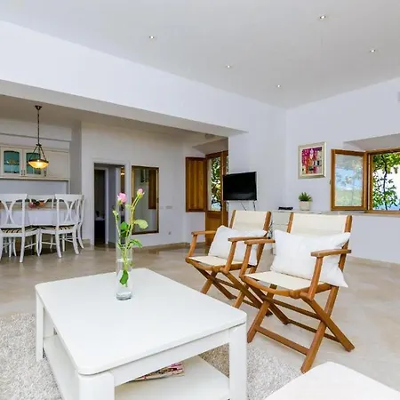 Elegant Sea-view With Pool Mlini