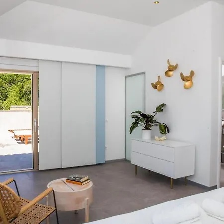 Villa Elegant Sea-view With Pool *