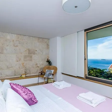 Elegant Sea-view With Pool Villa Mlini