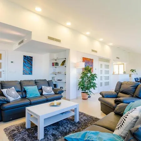 Elegant Sea-view With Pool Villa