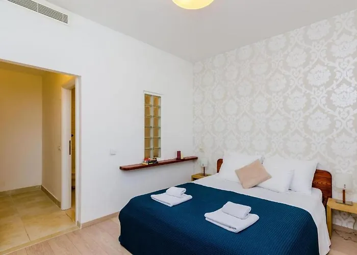 Villa Elegant Sea-view With Pool Mlini
