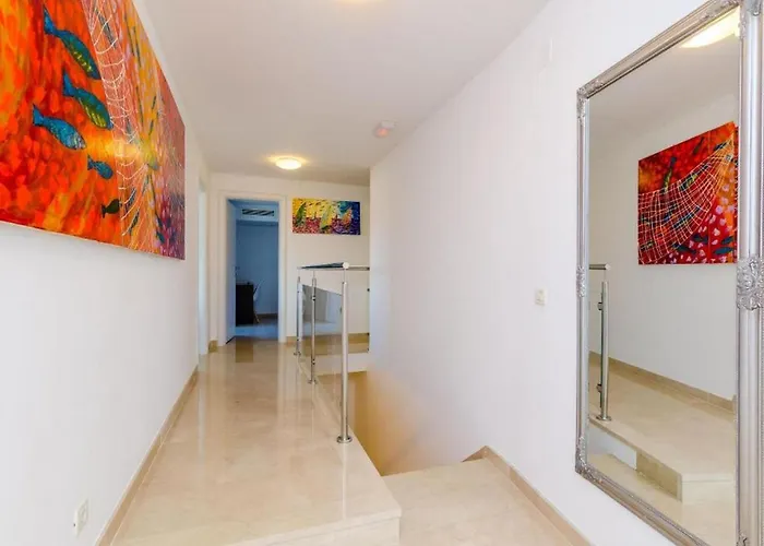 Elegant Sea-view With Pool Villa Mlini