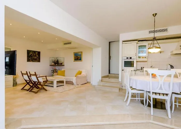 Elegant Sea-view With Pool Villa *