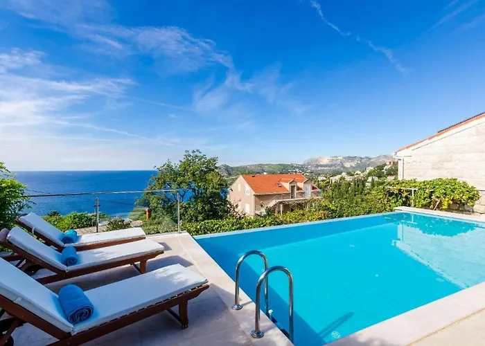 Elegant Sea-view With Pool Villa Mlini