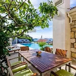 Elegant Sea-view With Pool Βίλα *
