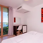Elegant Sea-view With Pool