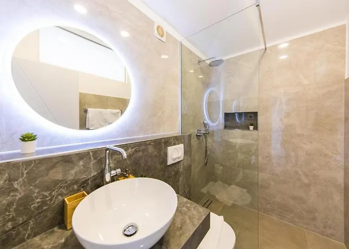 Villa Elegant Sea-view With Pool Mlini